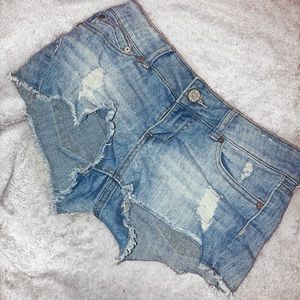 Light-wash Denim shorts